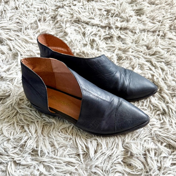 Free People Royale Asymmetrical Flat β Black Leather, Size 8 - Picture 3 of 9